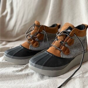 Sorel Women's Brown and Gray Winter Boots